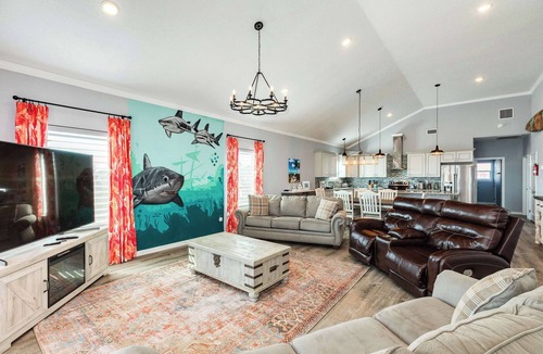 Surfside Beach House | Texas Coast Paradise: Oceanfront Retreat with Pets Allowed