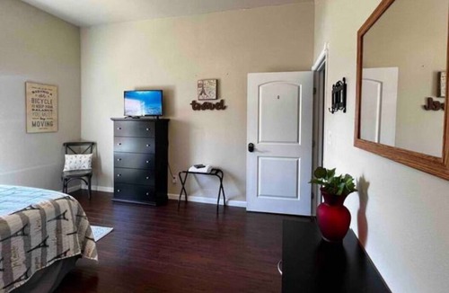 Five Points House | Texas comfort - Walk to downtown san antonio