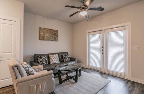 Elmo Apartment | Texas Corporate Housing Professional Apartment
