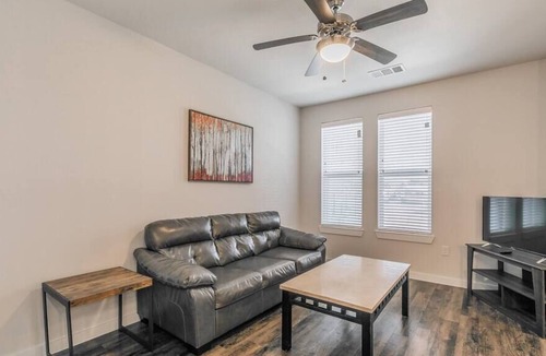 Elmo Apartment | Texas Corporate Housing Professional Apartment