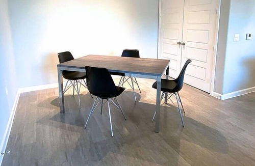 Lincoln Park Apartment | Texas Corporate Housing Solutions Professional Apt