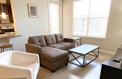 Lincoln Park Apartment | Texas Corporate Housing Solutions Professional Apt