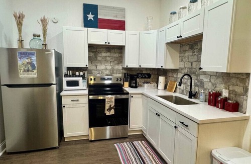 Nederland House | Texas Country 2BR/1BA