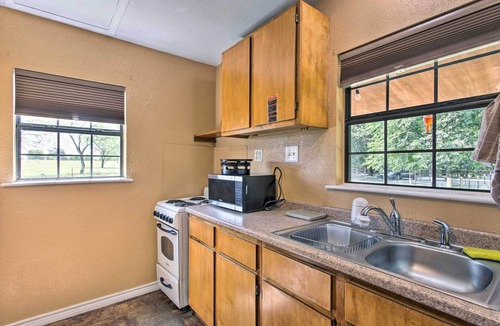 Collinsville Cabin | Texas Countryside Retreat on 130 Acres!