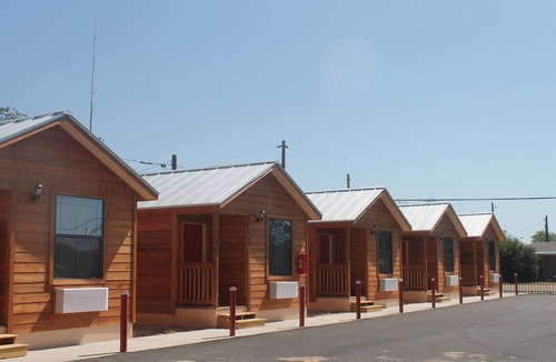 Sterling City Cabin | Texas Gold Lodges
