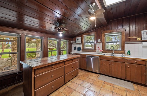 Boerne House | Texas Hill Country Escape — 250 Acres, Pickleball & Free Hayride w/4-Nt Rental!
