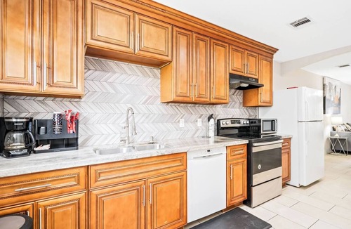 OST - South Union Apartment | Texas Med Center Opulent & Luxury Home