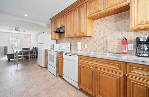 OST - South Union Apartment | Texas Med Center Pristine & Stylish Home