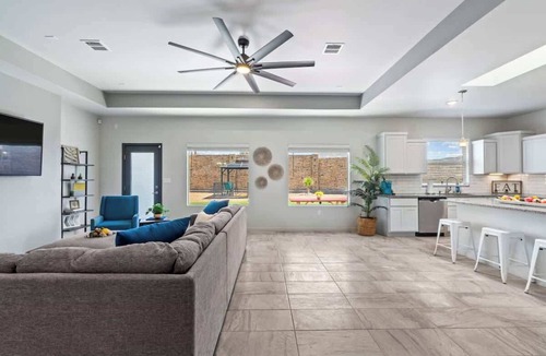 Chamberino House | Texas Modern 4BR 3BA Home Gazebo Spacious Yard