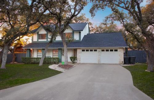 North San Antonio - SAT House | Texas Modern Minutes from Airport