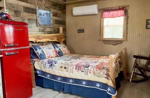 Voca Cabin | Texas Our Texas | Fun & Unique Cabin Close to Castell