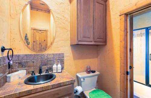 Dallas House | Texas Ranch House with 5 Bedroom and Fish Pond