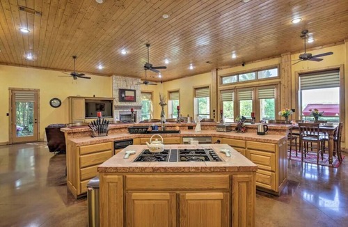 Dallas Other | Texas Ranch House with 5 bedrooms & Fish Pond