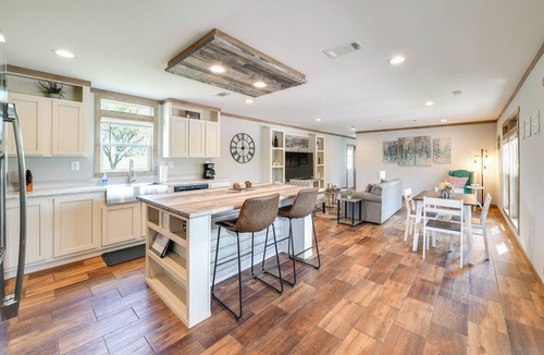Yancey House | Texas Ranch Retreat: Swim On-Site