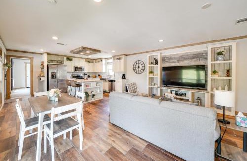 Yancey House | Texas Ranch Retreat: Swim On-Site