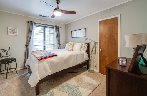 Gordonville House | Texas Retreat w/Deck, Grill & Spacious Yard!