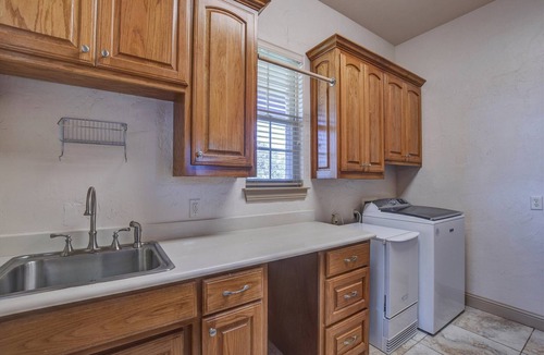 Rochelle House | Texas River Ranch-518 Acres; 2 Homes, Sleeps 21; +/- 3 Miles of River Frontage