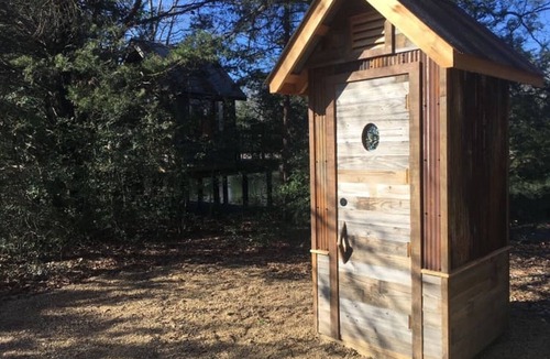 Elmo RV Rental | Texas Safari Camp-Tent & Tree House Retreat
