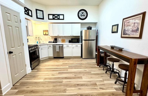 Nederland House | Texas Spindletop 3BR 2BA Home