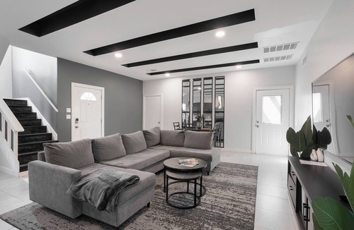 South Dallas - Fair Park House | Texas State Fair/Downtown/Uptown Modern Villa with Game Room and Patio!