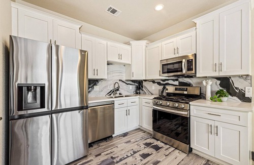 Bacliff House | Texas Sun - Waterfront & Dog-Friendly