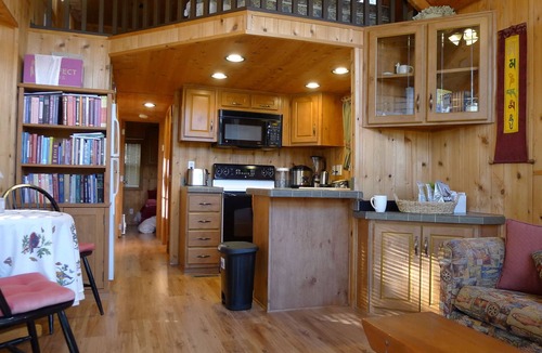 Far North Central Cabin | Texas Tiny House with Hill Country Charm
