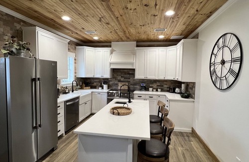 Van Zandt County House | Texas Tombstone, your private town