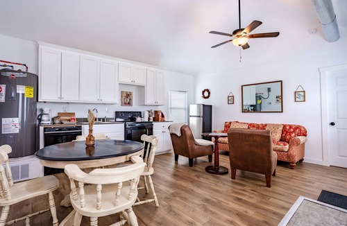 Valley Mills House | Texas Trio #1 - Waco, Magnolia, Baylor
