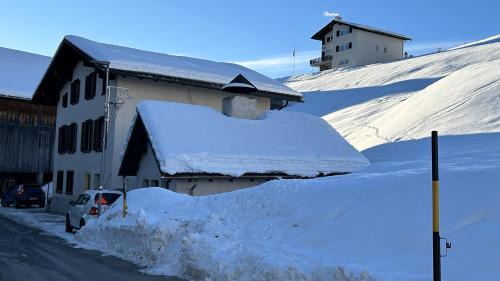 Grisons Apartment | Tgesa communala Mon