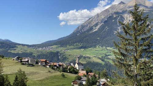 Grisons Apartment | Tgesa communala Mon