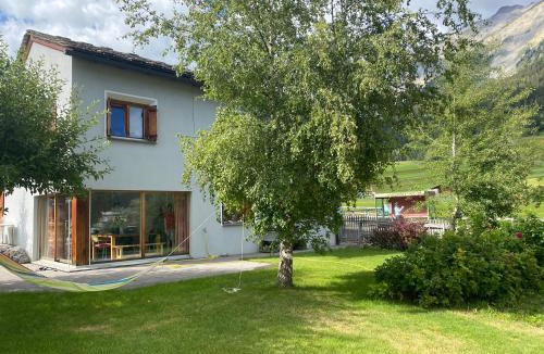 Lenz House | Tgesa Grischa