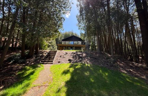 Colpoys Bay Ski Chalet | TGIF - Serene Waterfront Retreat