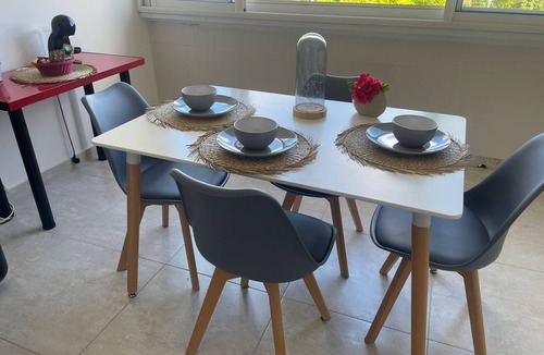 Les Terres Basses Condo | The Hibiscus