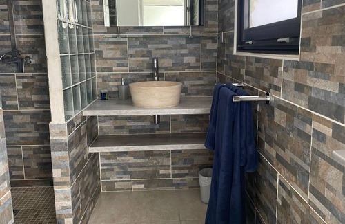 Les Terres Basses Condo | The Hibiscus