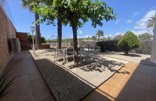 Tamarit House | Th29 Deluxe beachfront apartment in Tamarit