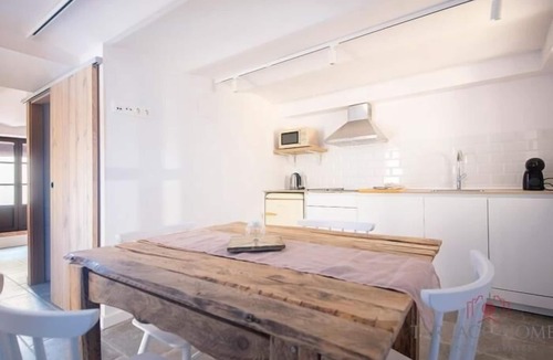 Old Town Apartment | th56a apartaments murmur la font