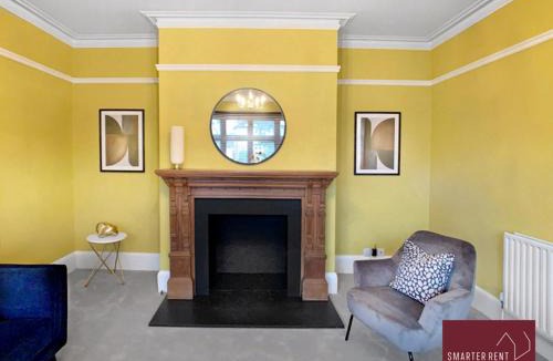 Thames Ditton Apartment | Thames Ditton 4 Bedroom Detached House