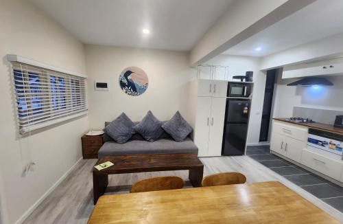 Thames House | Thames River Valley Retreat Residence 1