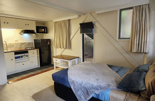 Thames House | Thames River Valley Studio Retreat 2