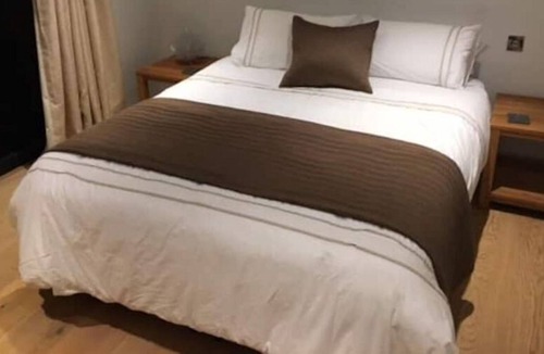 Whitchurch-on-Thames House | Thames Riverside Luxury Home