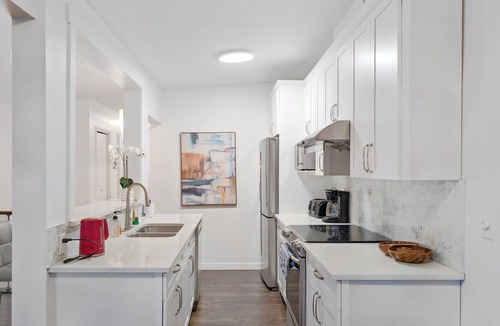 Sunnyside House | Thanks-G Riverwalk-Lodge w/Backyard+BathTub-W/D