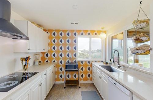 Bandon House | That 70's Beach House