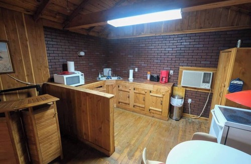 Minden Cabin | That 70s Cabin @ Yellow Rose Canyon