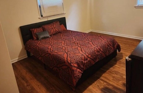 Maple Shade House | That 70s house