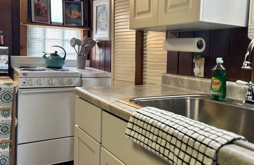Chesterton Apartment | That 70’s Loft- Peace, Love and a Funky Stay!