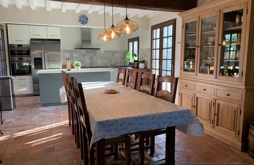 Sainte-Helene-Bondeville House | Thatched cottage at the anemone pond