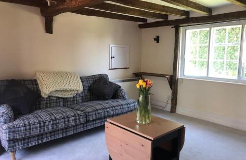 Manningtree House | Thatched Cottage