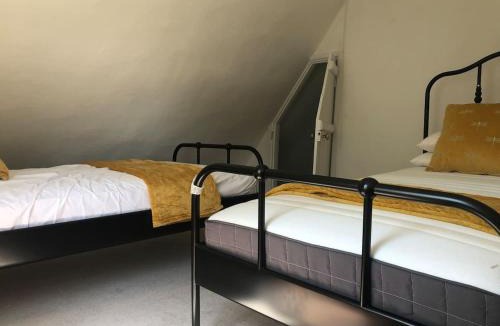 Manningtree House | Thatched Cottage