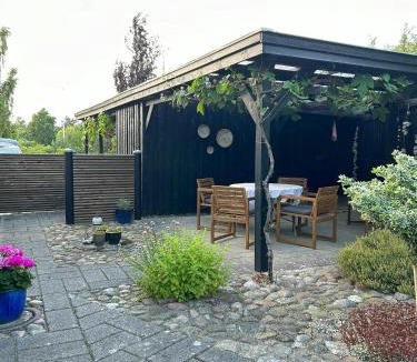 Øer Strand House | Thatched Cottage Near Øer Beach And Ebeltoft