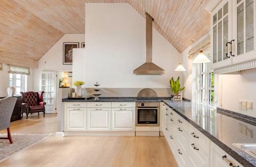 Lystrup House | Thatched country escape - Aarhus